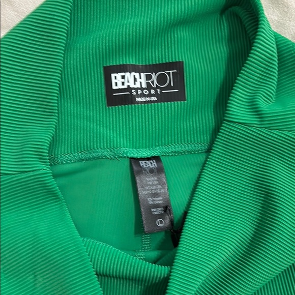 Beach Riot Green Bike Shorts High-Waisted Performance - Picture 2 of 2